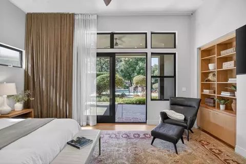 Bedroom - 44194 Lakeview Dr, El Macero, CA 95618 photo 2 of 10