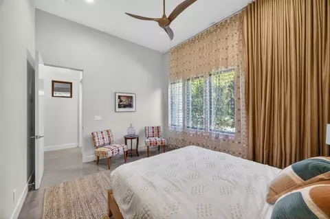 Bedroom - 44194 Lakeview Dr, El Macero, CA 95618 photo 4 of 10