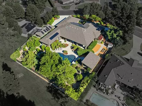 View/Area - 44194 Lakeview Dr, El Macero, CA 95618 photo 5 of 7