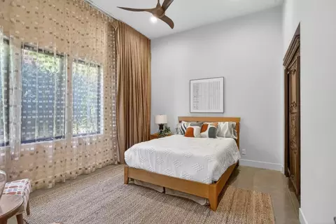 Bedroom - 44194 Lakeview Dr, El Macero, CA 95618 photo 5 of 10