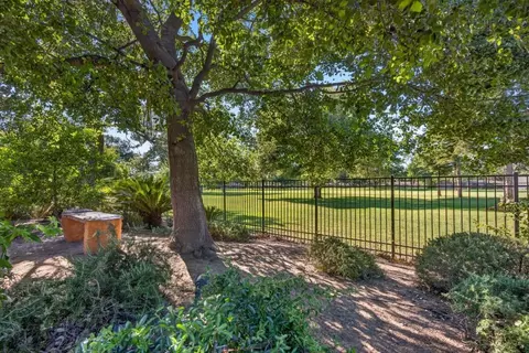 Exterior - 44194 Lakeview Dr, El Macero, CA 95618 photo 12 of 20