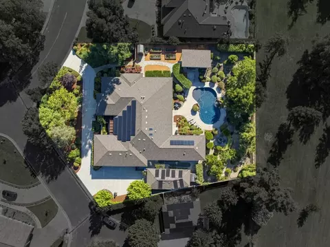 View/Area - 44194 Lakeview Dr, El Macero, CA 95618 photo 4 of 7