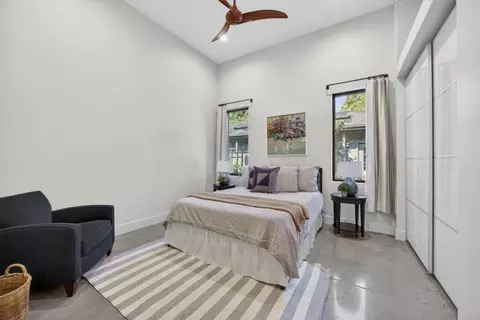Bedroom - 44194 Lakeview Dr, El Macero, CA 95618 photo 6 of 10
