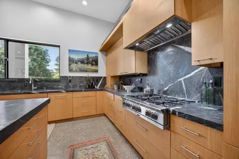 Kitchen - 44194 Lakeview Dr, El Macero, CA 95618 photo 3 of 5