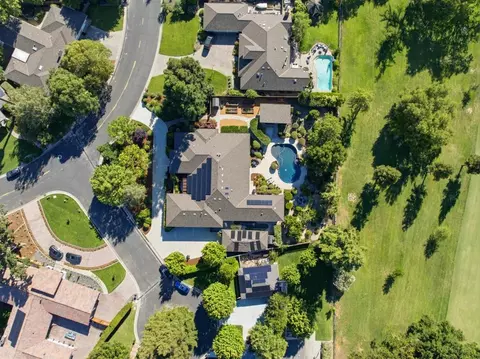 View/Area - 44194 Lakeview Dr, El Macero, CA 95618 photo 3 of 7