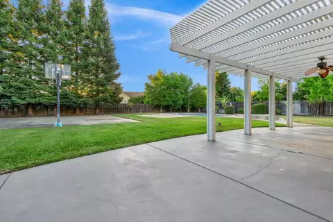 Exterior - 4272 Arnold Way, Mather, CA 95655 photo 6 of 10