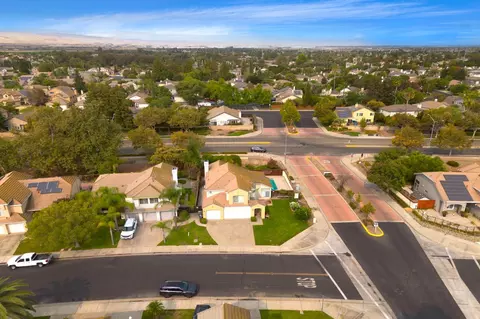 View/Area - 1850 Tahoe Cir, Tracy, CA 95376 photo 6 of 10