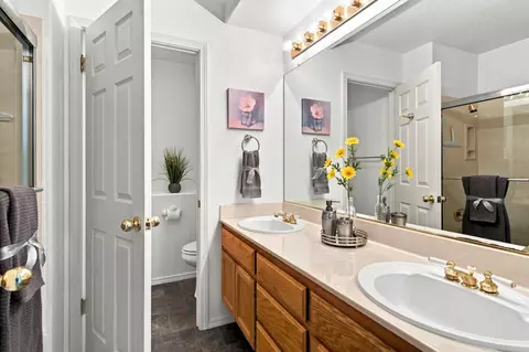 Bath - 1850 Tahoe Cir, Tracy, CA 95376 photo 2 of 4