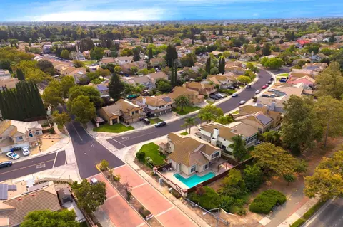 View/Area - 1850 Tahoe Cir, Tracy, CA 95376 photo 8 of 10