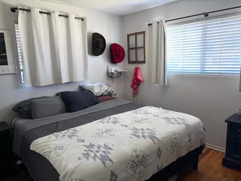 Bedroom - 921 E St, Oakdale, CA 95361 photo 1 of 3