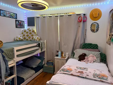 Bedroom - 921 E St, Oakdale, CA 95361 photo 2 of 3