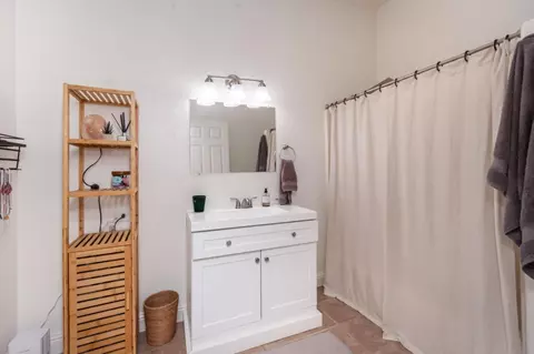 Bath - 3838 Circle Dr, Loomis, CA 95650 photo 1 of 5