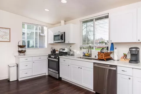 Kitchen - 3838 Circle Dr, Loomis, CA 95650 photo 5 of 7