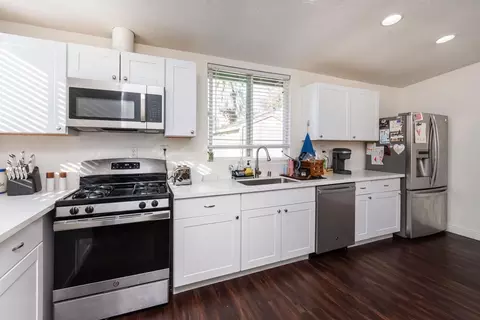 Kitchen - 3838 Circle Dr, Loomis, CA 95650 photo 4 of 7