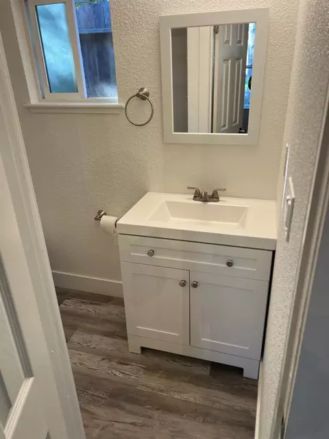 Bath - 3838 Circle Dr, Loomis, CA 95650 photo 5 of 5