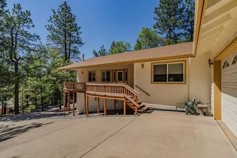 12850 Burnt Cedar Ln, Pine Grove, CA 95665
