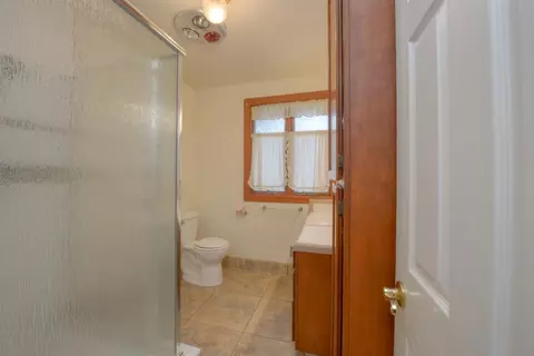 Bath - 2931 E Marshall Rd, Crows Landing, CA 95313 photo 1 of 3