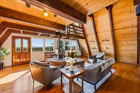 Living - 19235 Bumpy Rd, Grass Valley, CA 95949 photo 2 of 3