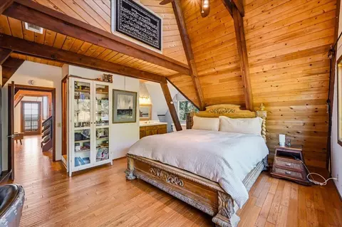 Bedroom - 19235 Bumpy Rd, Grass Valley, CA 95949 photo 2 of 3