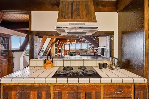 Kitchen - 19235 Bumpy Rd, Grass Valley, CA 95949 photo 3 of 3