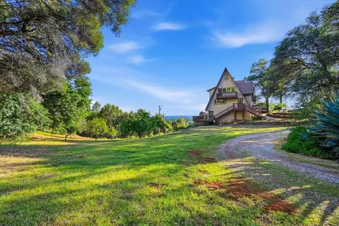 Exterior - 19235 Bumpy Rd, Grass Valley, CA 95949 photo 10 of 24