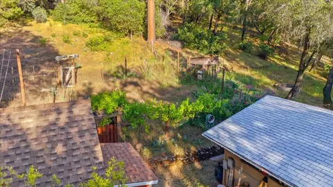 Exterior - 19235 Bumpy Rd, Grass Valley, CA 95949 photo 17 of 24