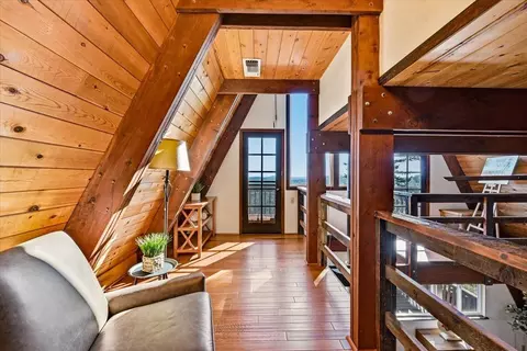 Entry Way - 19235 Bumpy Rd, Grass Valley, CA 95949 photo 3 of 5