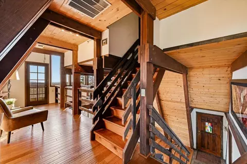 Entry Way - 19235 Bumpy Rd, Grass Valley, CA 95949 photo 2 of 5