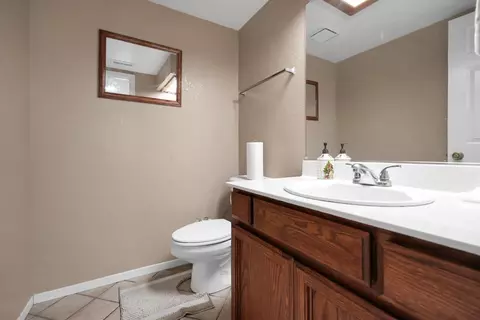 Bath - 1235 Daniels St, Manteca, CA 95337 photo 1 of 3