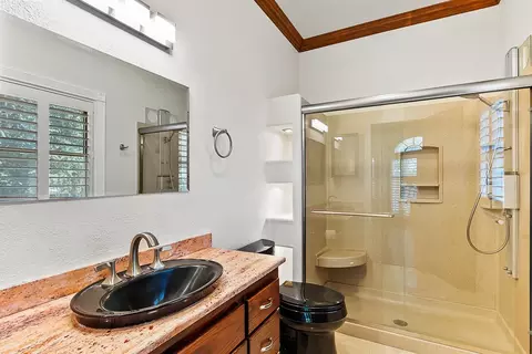 Bath - 6300 Longview Dr, Placerville, CA 95667 photo 2 of 3