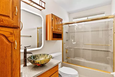 Bath - 6300 Longview Dr, Placerville, CA 95667 photo 1 of 3