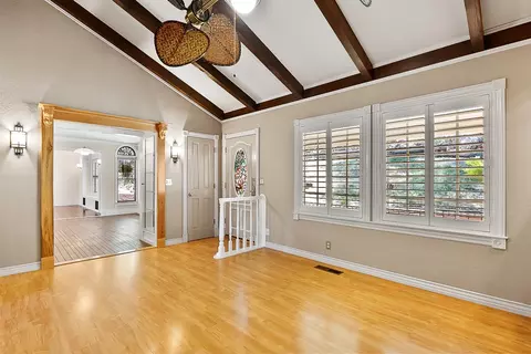 Living - 6300 Longview Dr, Placerville, CA 95667 photo 4 of 13