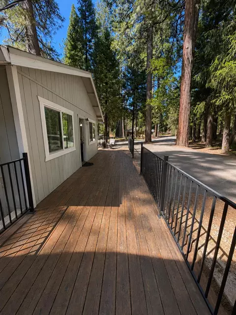 16932 Mckenzie Dr, Pioneer, CA 95666