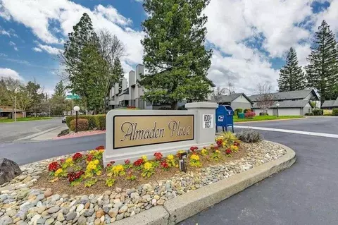 8086 Briar Ridge Ln, Citrus Heights, CA 95610