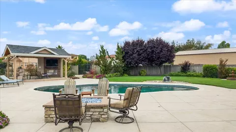 Exterior - 8720 W Fairoaks Rd, Tracy, CA 95304 photo 5 of 21