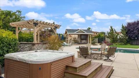 Exterior - 8720 W Fairoaks Rd, Tracy, CA 95304 photo 6 of 21