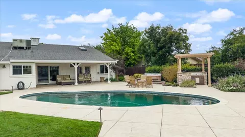 Exterior - 8720 W Fairoaks Rd, Tracy, CA 95304 photo 19 of 21