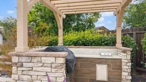 Exterior - 8720 W Fairoaks Rd, Tracy, CA 95304 photo 8 of 21