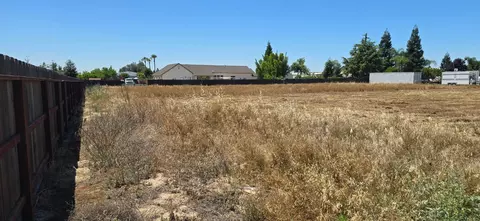 6958 Gertrude Ave, Winton, CA 95388