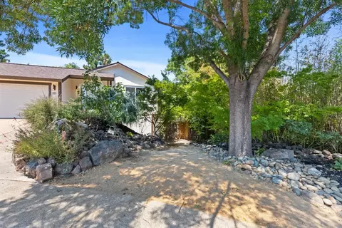 Exterior - 121 Prospector Ct, Folsom, CA 95630 photo 4 of 23