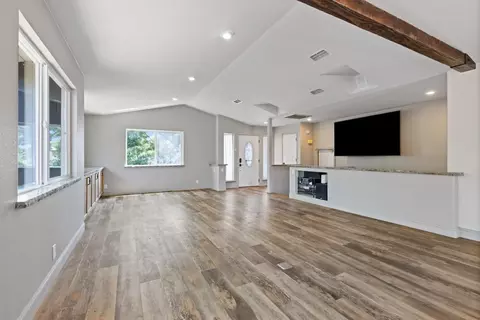 Living - 121 Prospector Ct, Folsom, CA 95630 photo 3 of 6