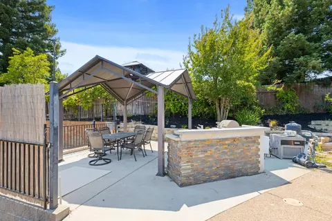 Exterior - 121 Prospector Ct, Folsom, CA 95630 photo 21 of 23