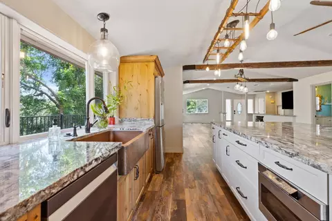 Kitchen - 121 Prospector Ct, Folsom, CA 95630 photo 7 of 10