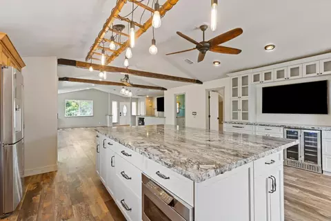 Kitchen - 121 Prospector Ct, Folsom, CA 95630 photo 8 of 10