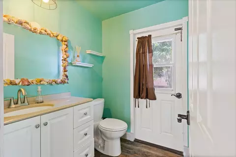 Bath - 121 Prospector Ct, Folsom, CA 95630 photo 1 of 5
