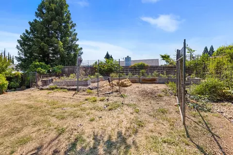 Exterior - 121 Prospector Ct, Folsom, CA 95630 photo 15 of 23