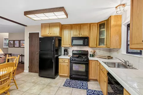 Kitchen - 1999 Silverado Way, Arnold, CA 95223 photo 3 of 3