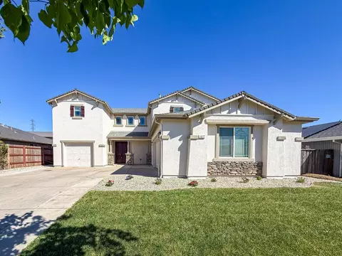 1677 Brookglen Dr, Olivehurst, CA 95961