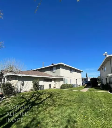 4411 Greenholme Dr #3, Sacramento, CA 95842
