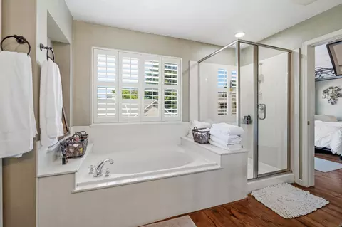 Bath - 1912 Legend Dr, Modesto, CA 95357 photo 4 of 5